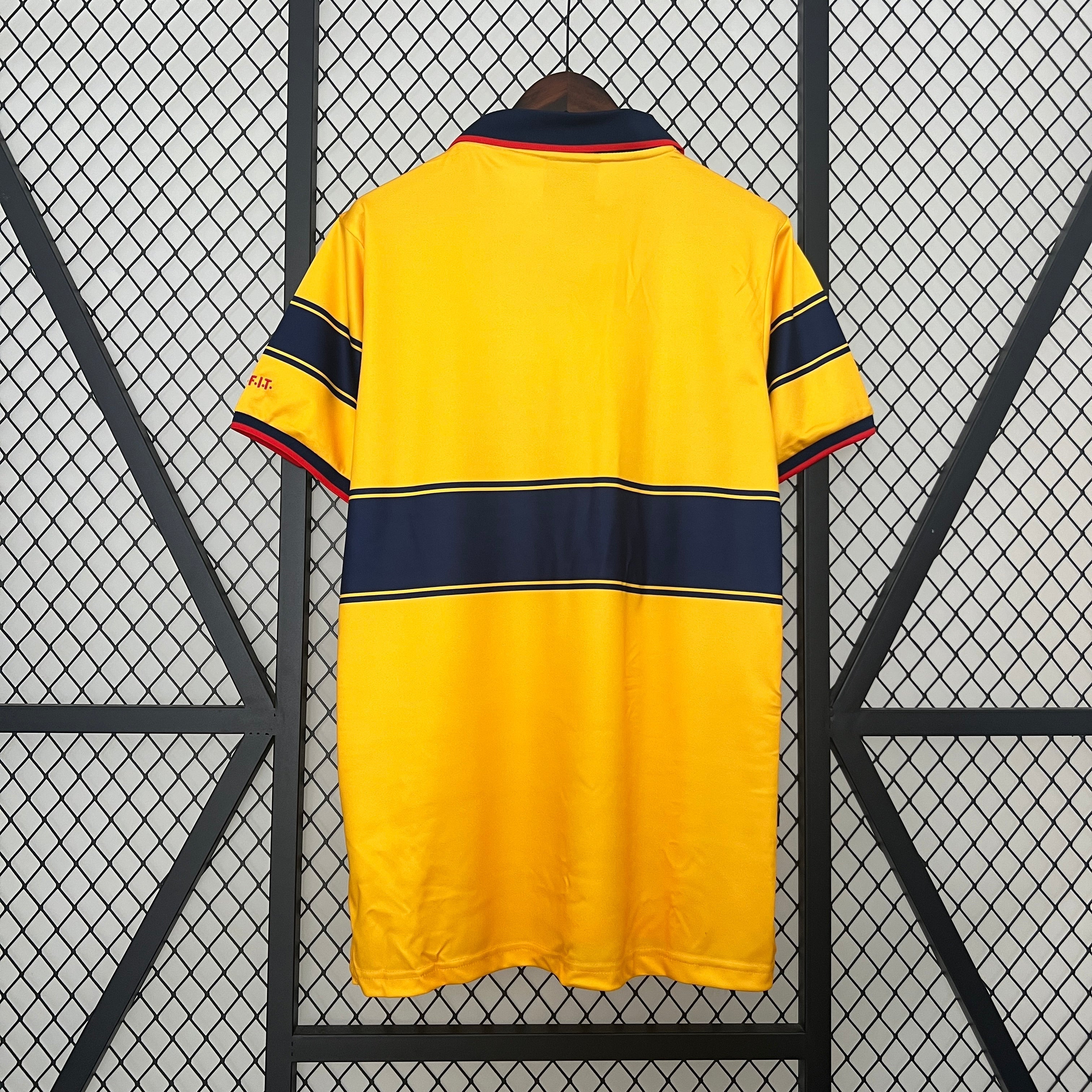 Camiseta retro de visitante del Arsenal de 1997