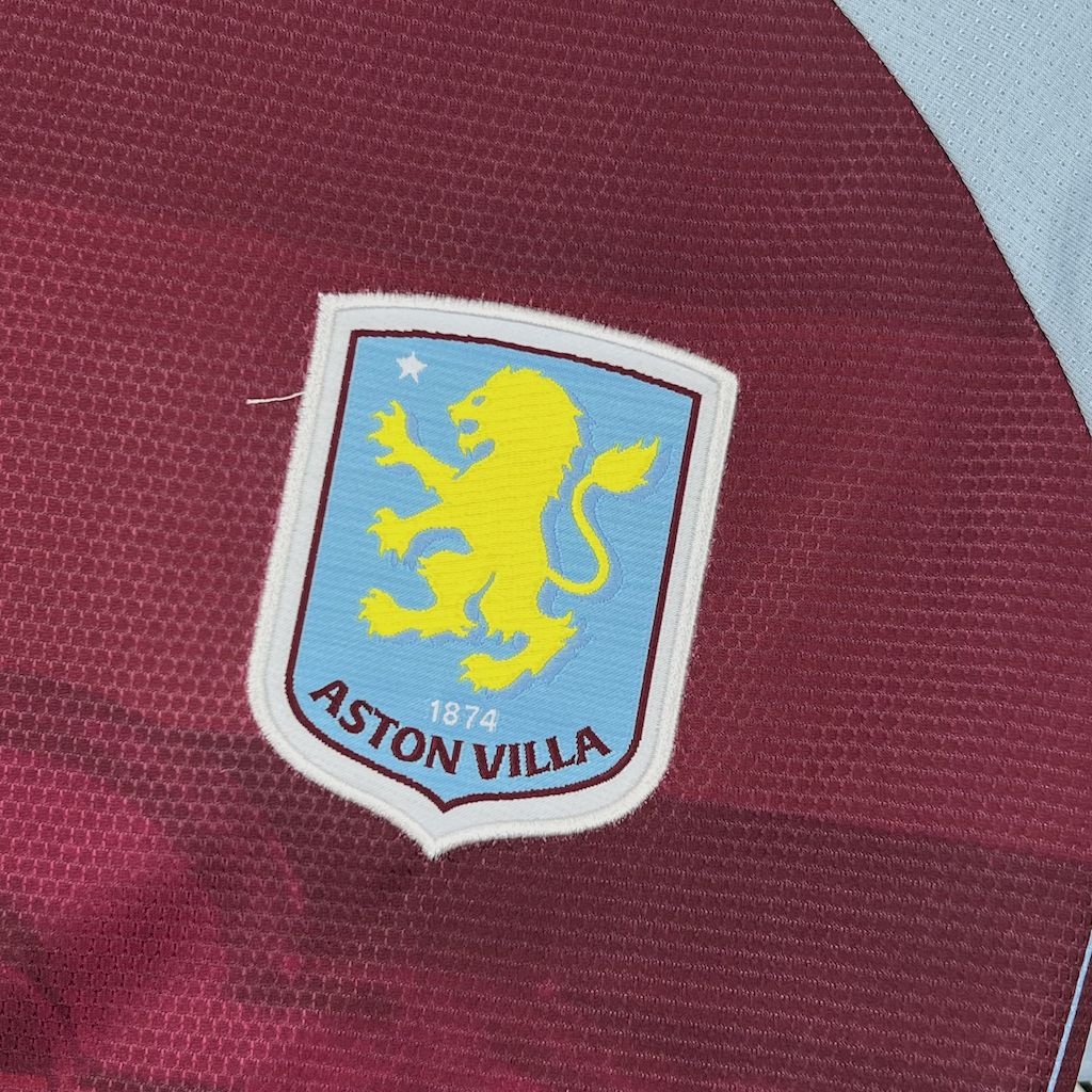 Camiseta local del Aston Villa 2025/26