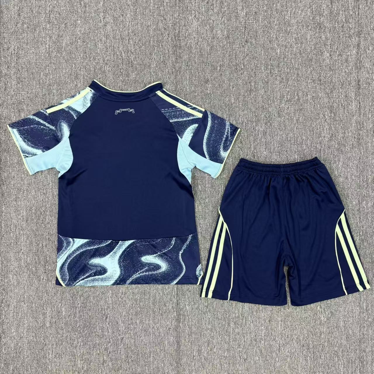 Conjunto de exterior infantil Ajax 25/26