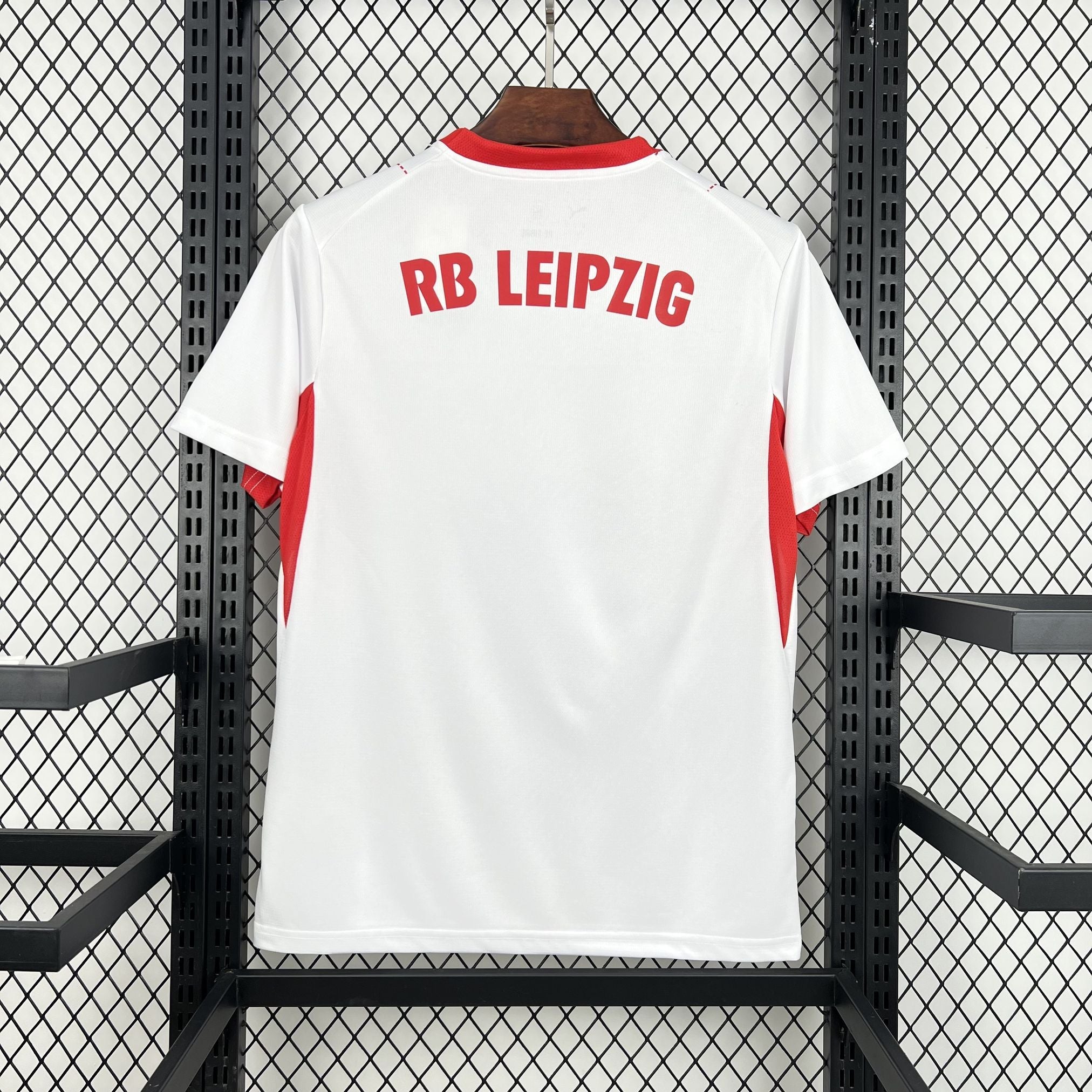 Equipación local del RB Leipzig 2026/2027