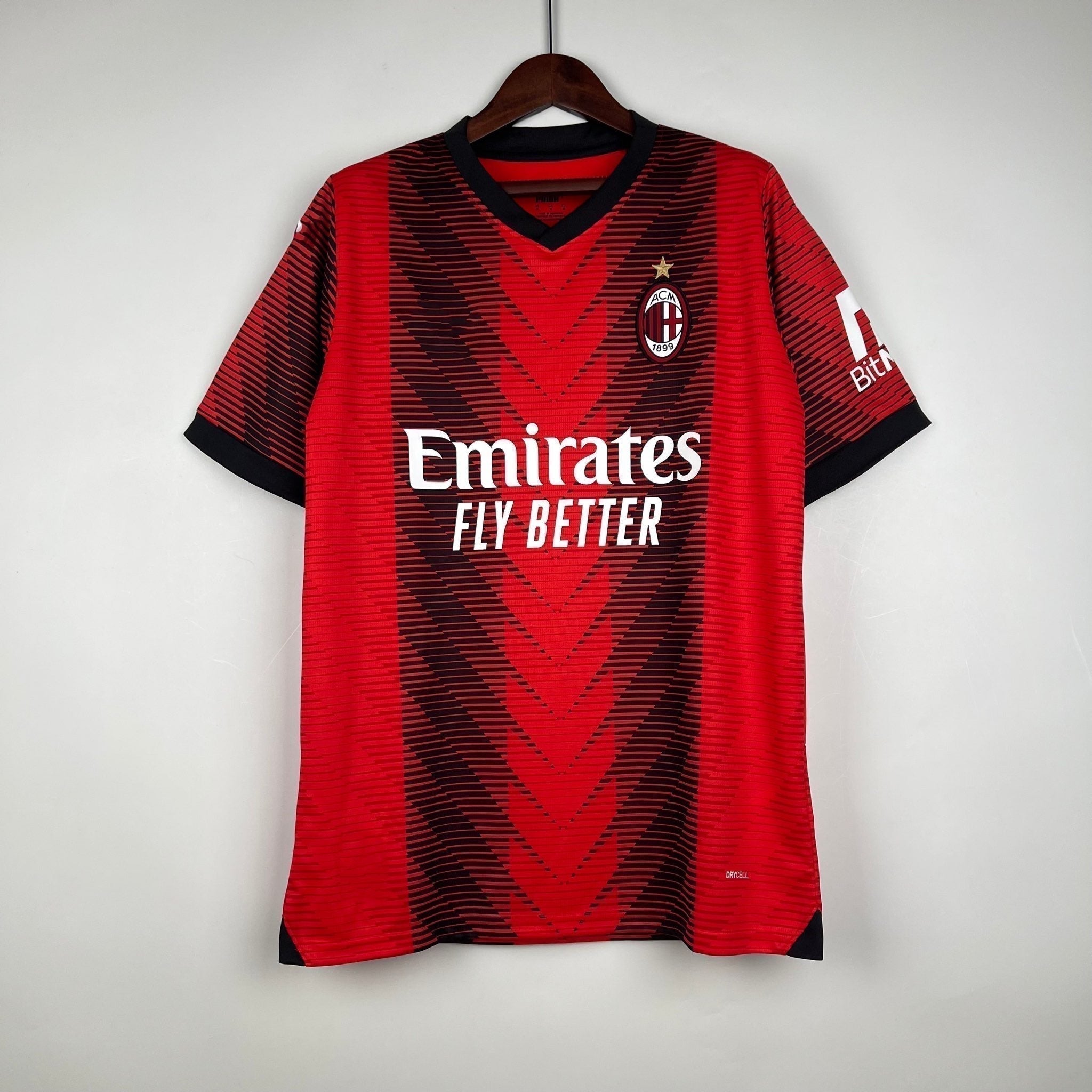 Equipación local del AC Milan 2023/2024