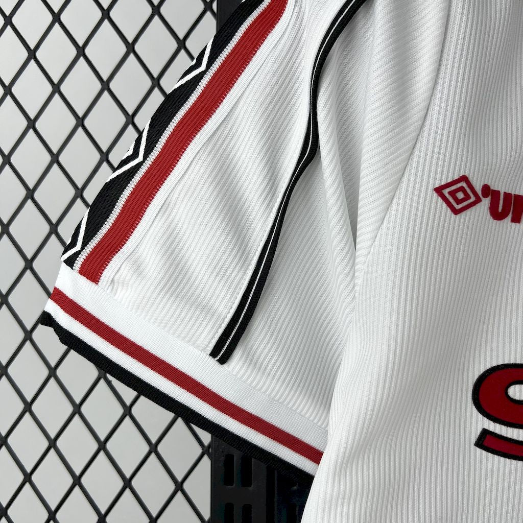 Camiseta retro de visitante del Manchester United 1998/99