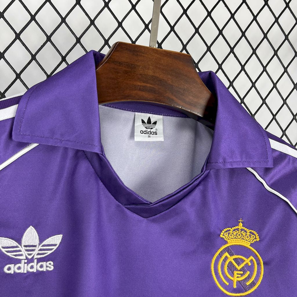 Camiseta retro de la tercera equipación del Real Madrid 1984/85