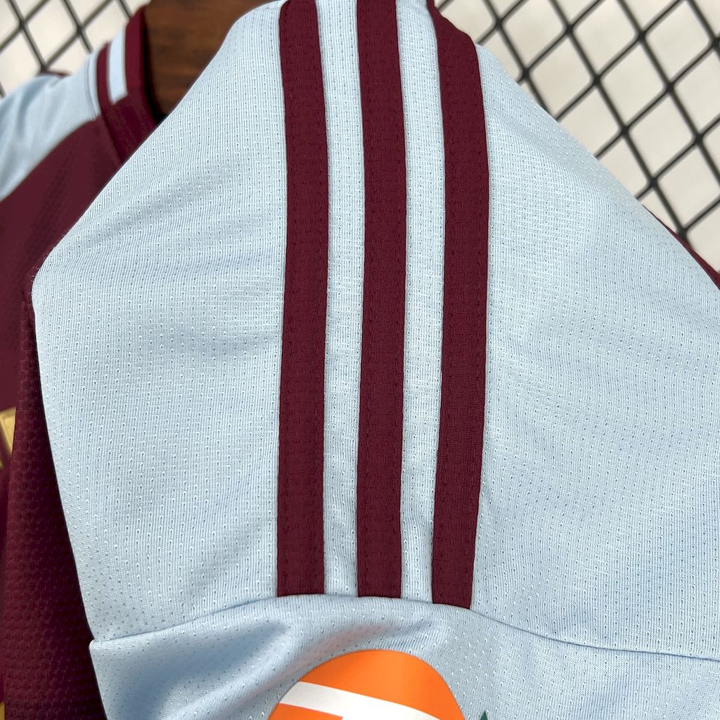Camiseta local del Aston Villa 2025/26