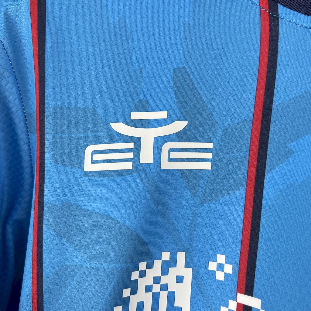 Tercera equipación del Cagliari 2025/26