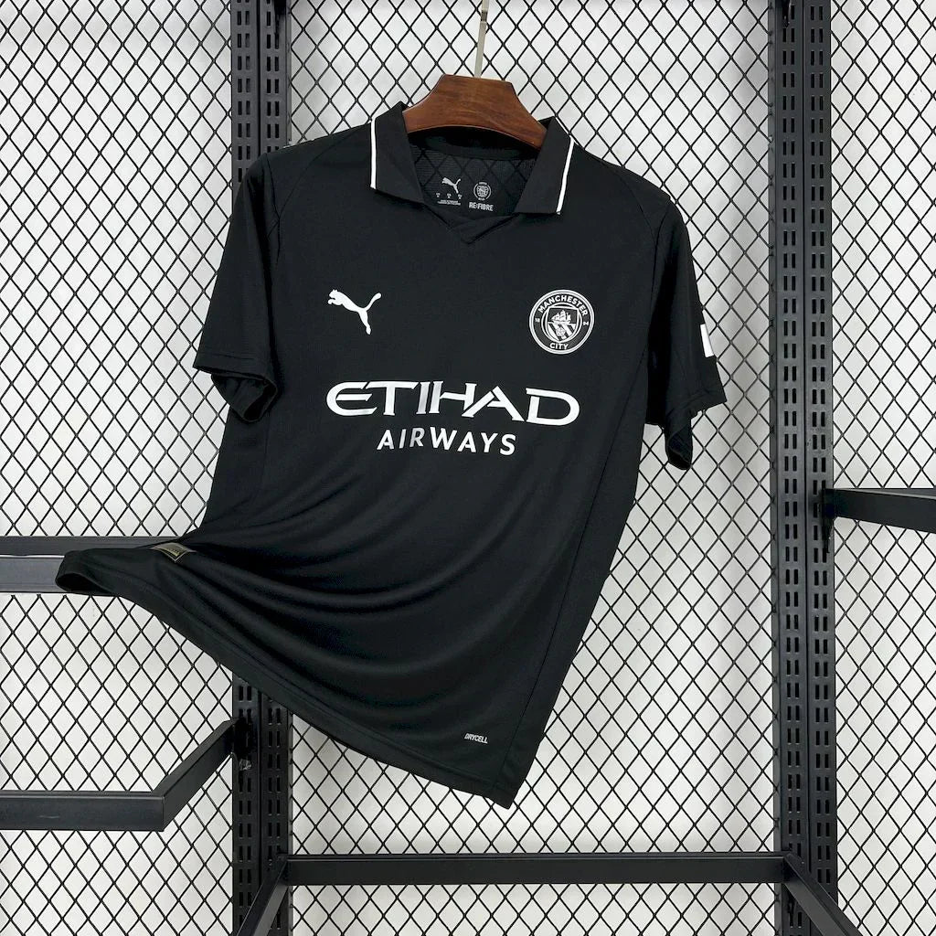Tercera equipación del Manchester City 25/26