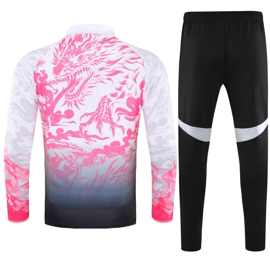 Conjunto dragón rosa del Real Madrid 25/26