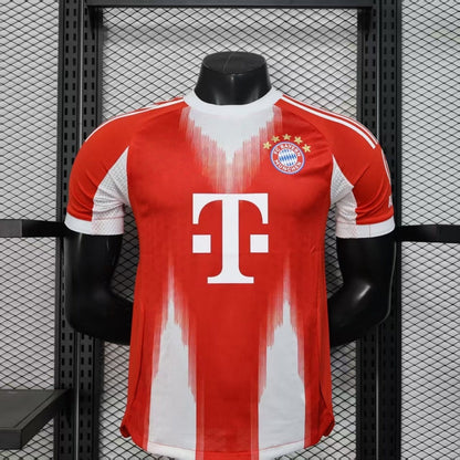 Equipación local del Bayern de Múnich (25/26)