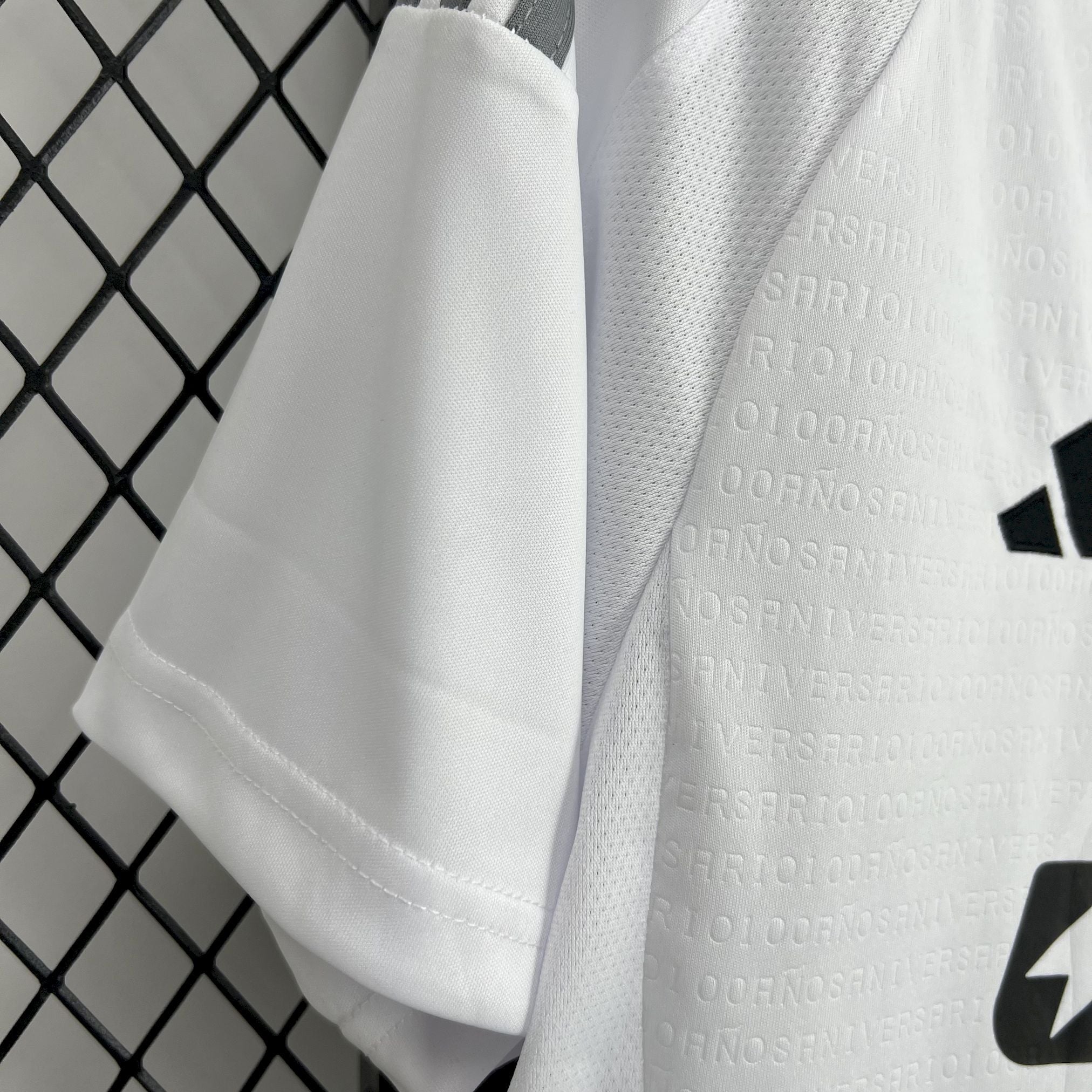 Camiseta local del Colo Colo 2025/26