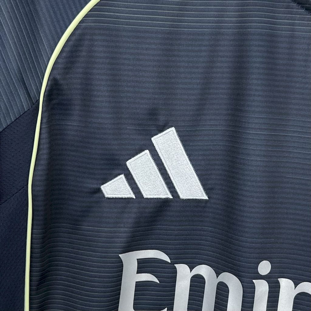 Camiseta de manga larga visitante del Real Madrid 2025/26