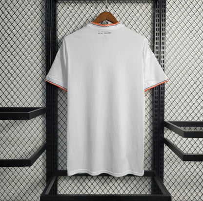 Camiseta retro del Real Madrid (temporada 13/14)