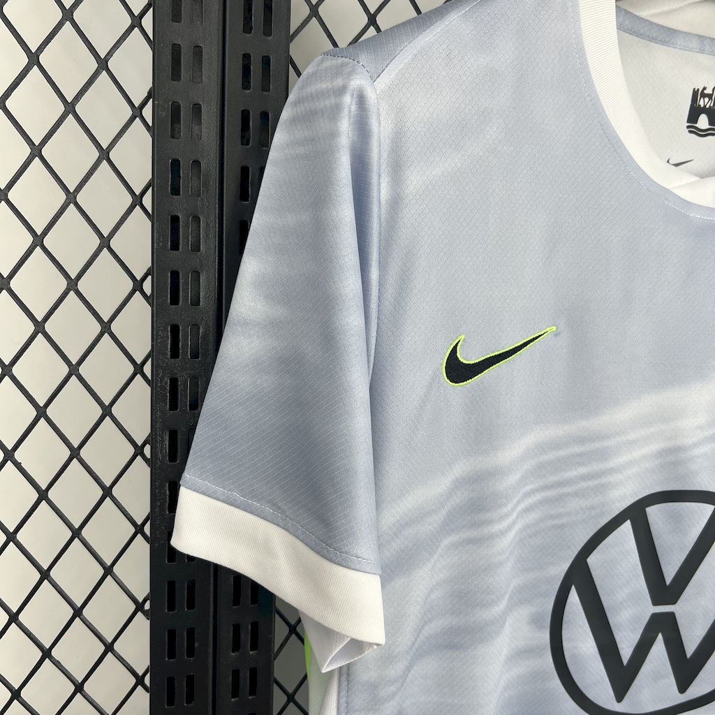 Camiseta de visitante del Wolfsburg 2025/26