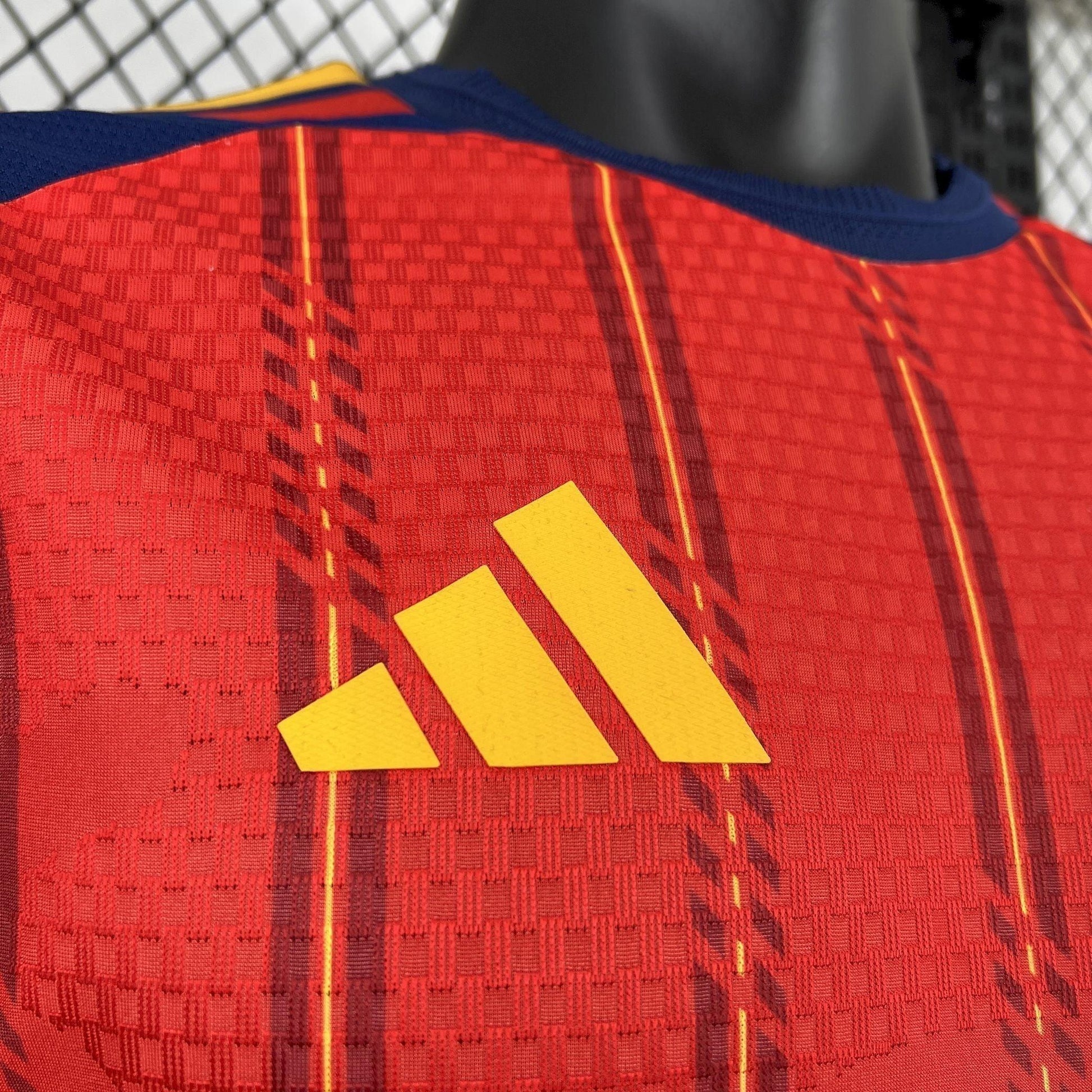 Equipación local de España para el Mundial 2026