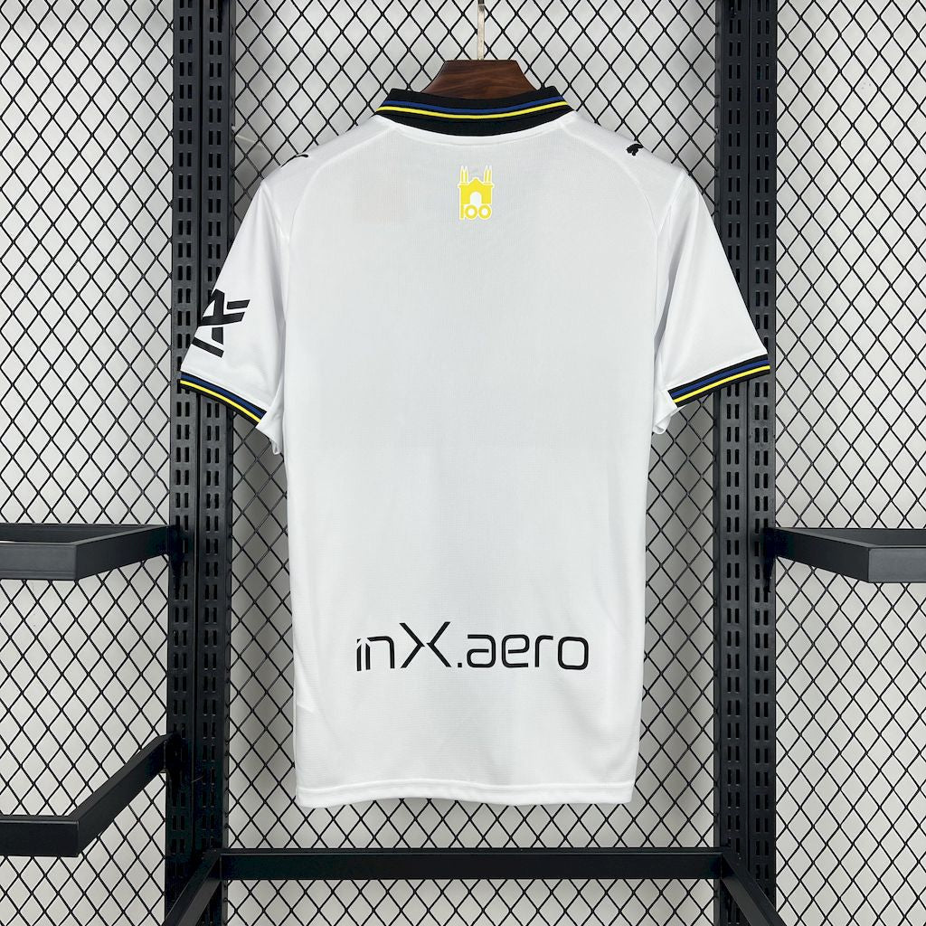 Camiseta local del Parma 2025/26