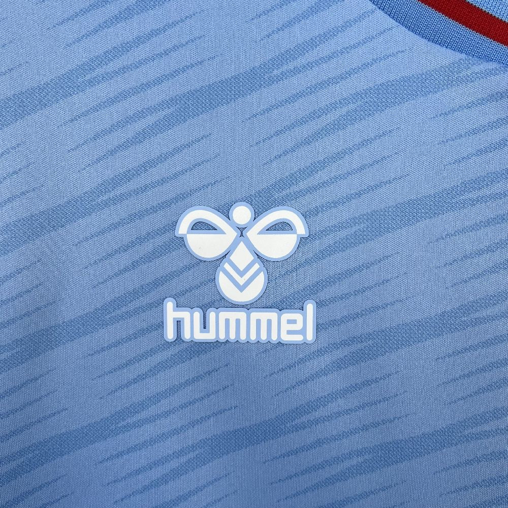 Camiseta local del Celta de Vigo 2025/26