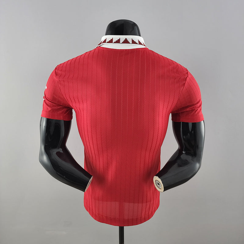 Camiseta de local del Manchester United, versión jugador, temporadas 2022-2023.