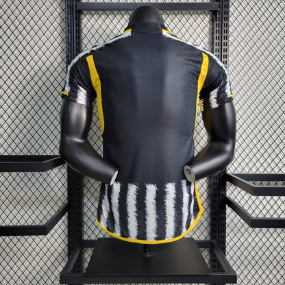 Equipación local de la Juventus (versión jugador) 2023/2024