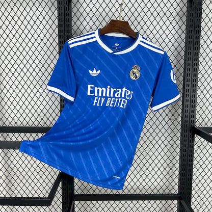 Tercera equipación del Real Madrid 2025/26