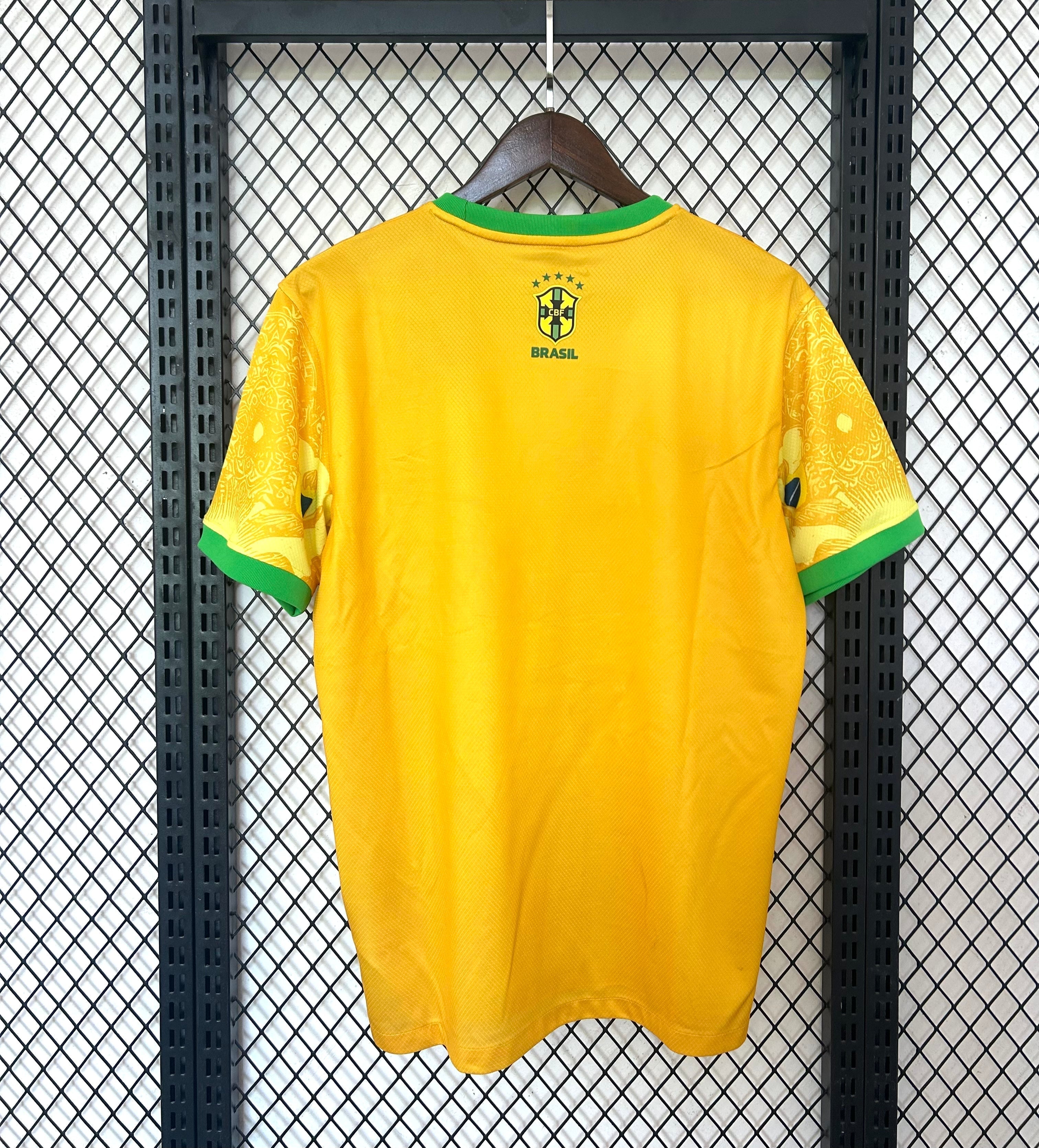 Camiseta amarilla especial de Brasil 24/25