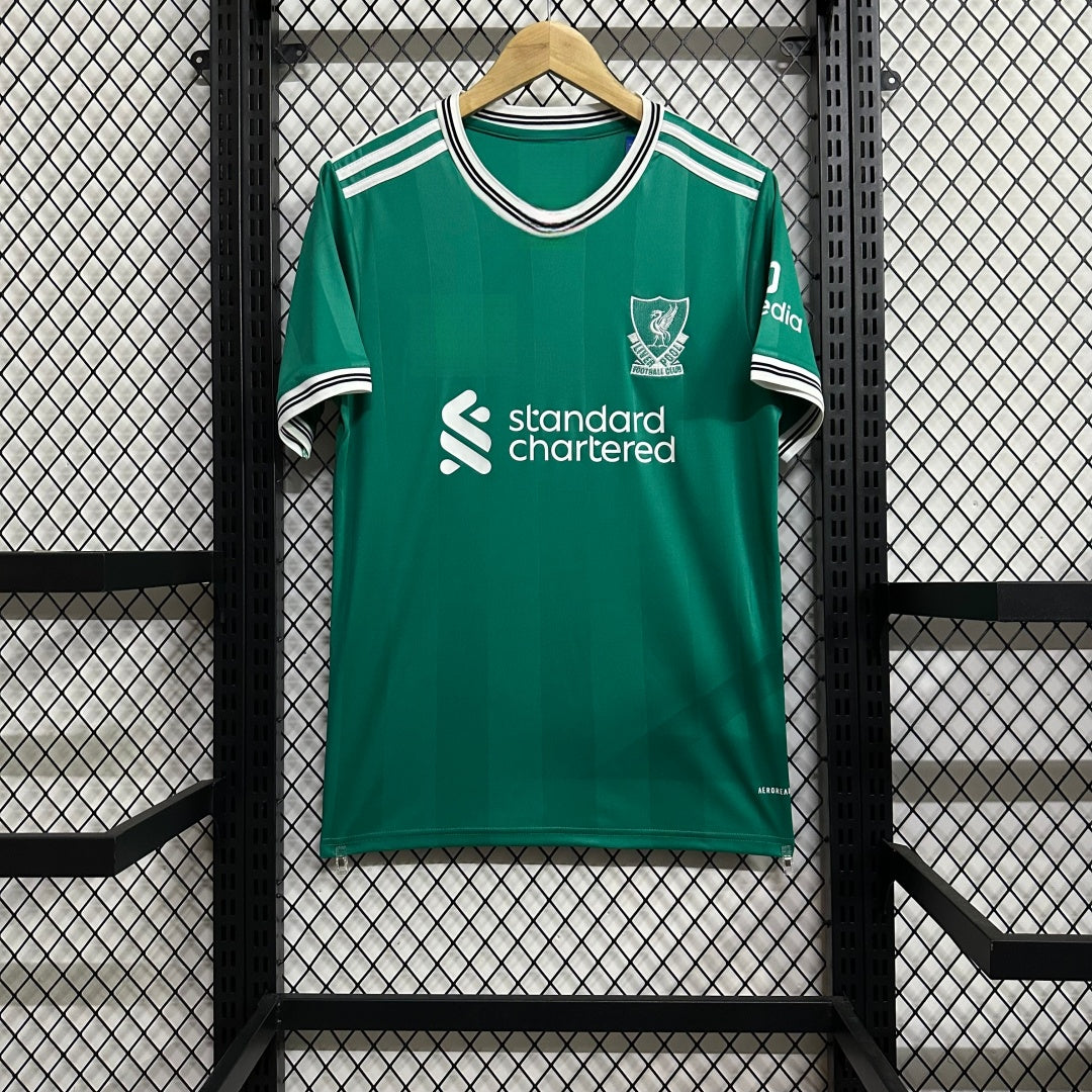Tercera equipación del Liverpool 25/26