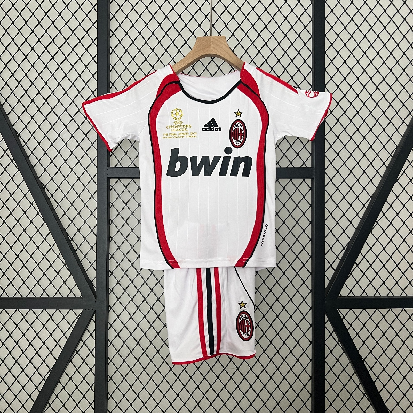 Conjunto infantil del AC Milan 24/25