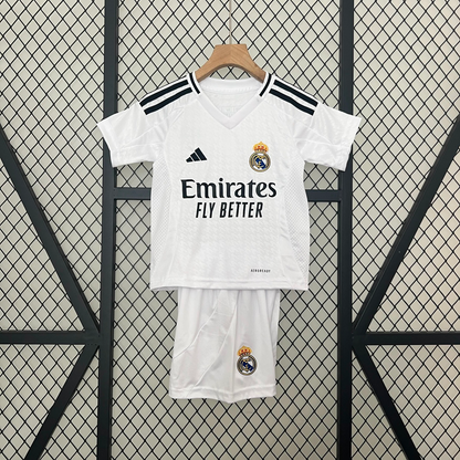 Conjunto infantil del Real Madrid 24/25